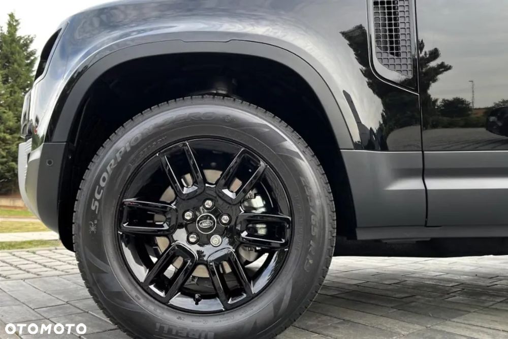 Land Rover Defender 3.0 D200 mHEV - 12