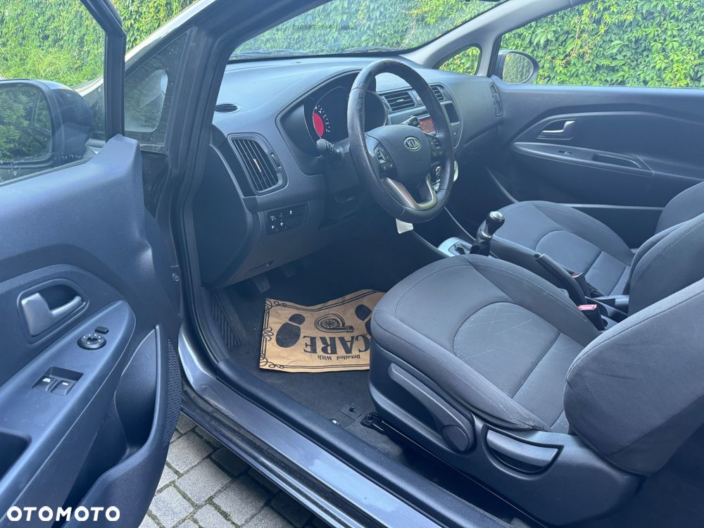 Kia Rio 1.2 Dream Team Edition - 10