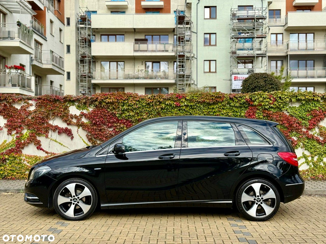 Mercedes-Benz Klasa B 180 BlueEFFICIENCY Edition Style - 2
