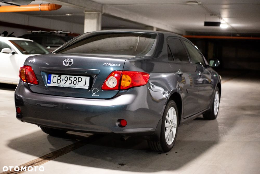Toyota Corolla 1.6 VVT-i Sol Start - 3
