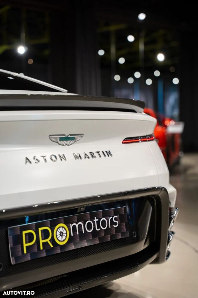 Aston Martin DB12 Volante - 27
