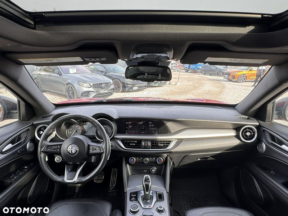 Alfa Romeo Stelvio - 12