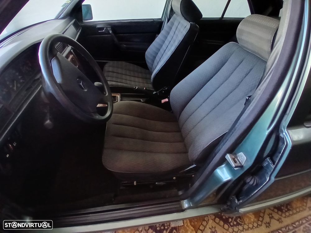 Mercedes-Benz W201 (1982-1993) 190 E 1.8 - 8