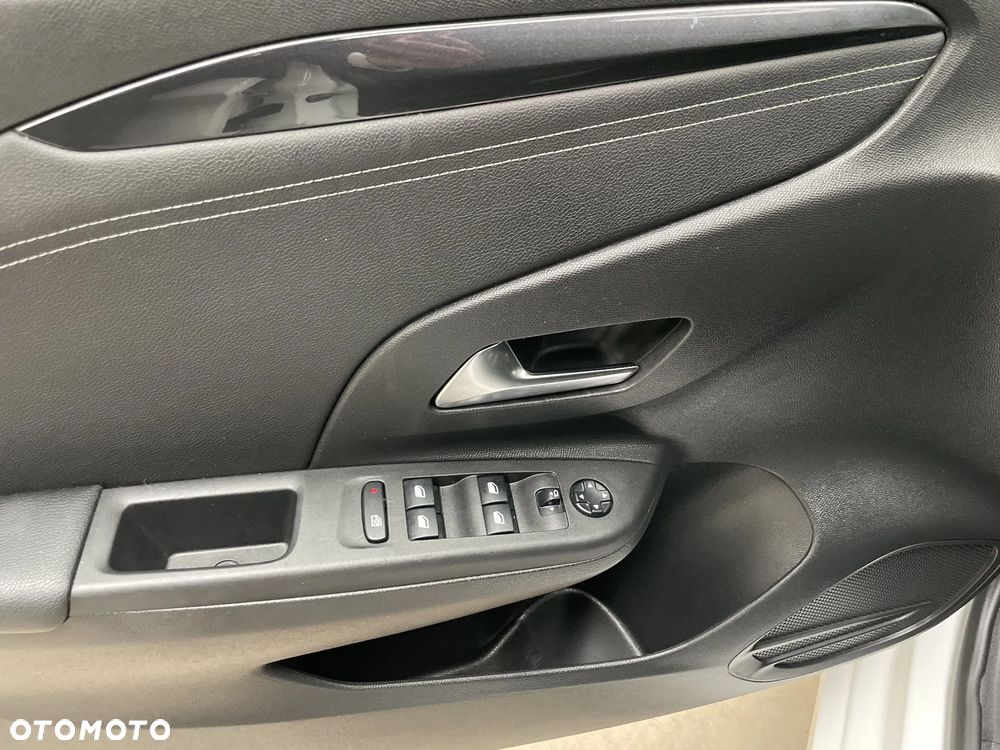 Opel Corsa 1.2 Elegance S&S - 10