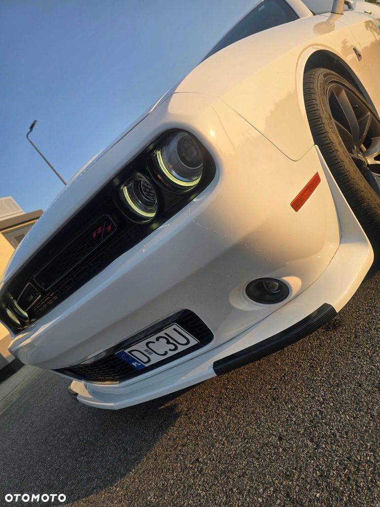 Dodge Challenger - 2