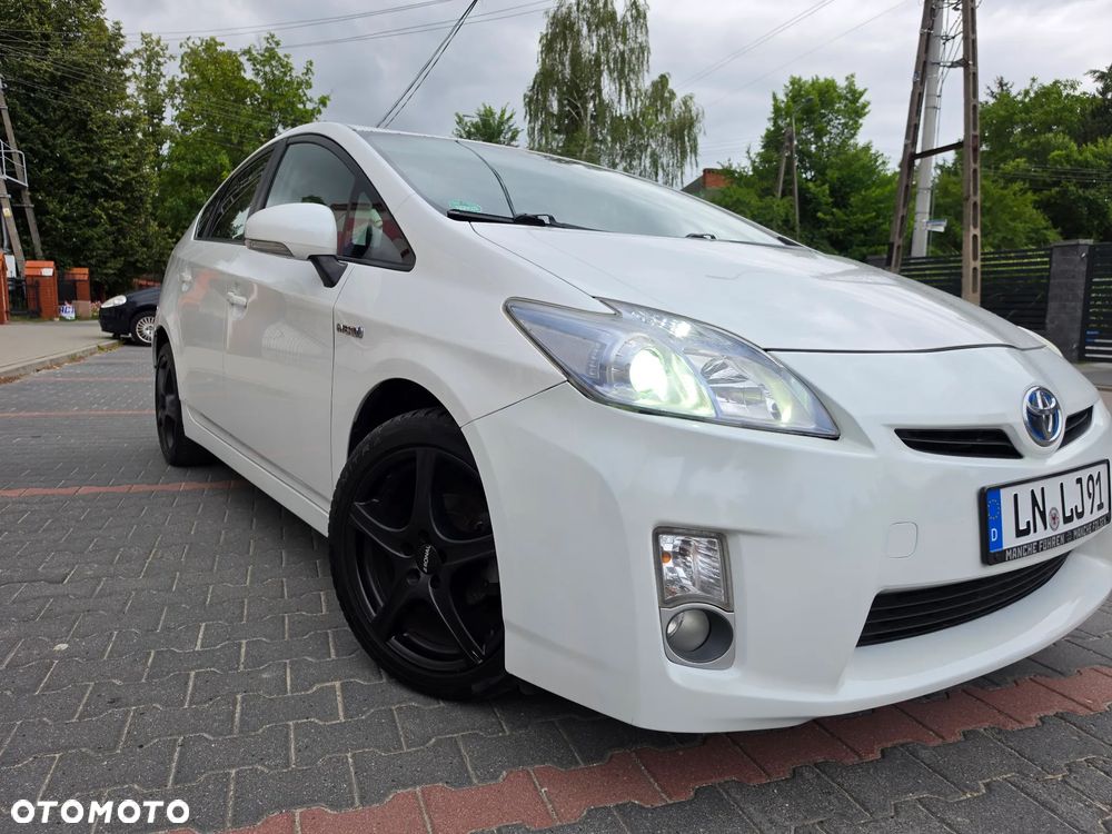 Toyota Prius 1.8 HSD Sol - 8