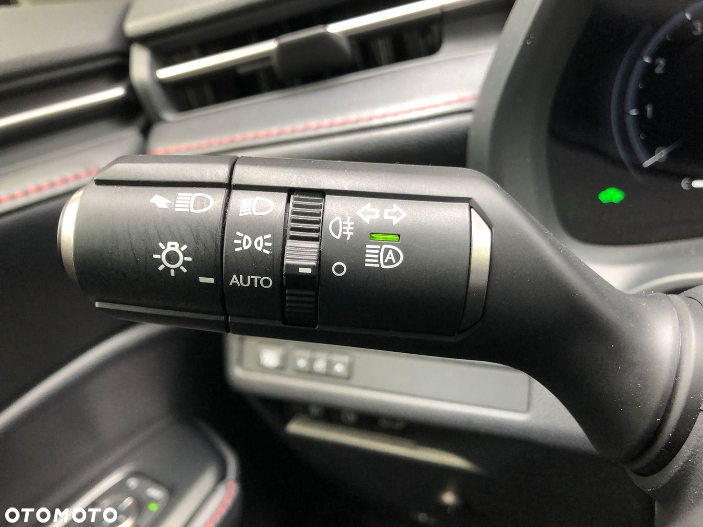 Lexus LBX 1.5 Hybrid Emotion - 31