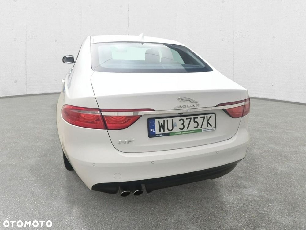 Jaguar XF - 4