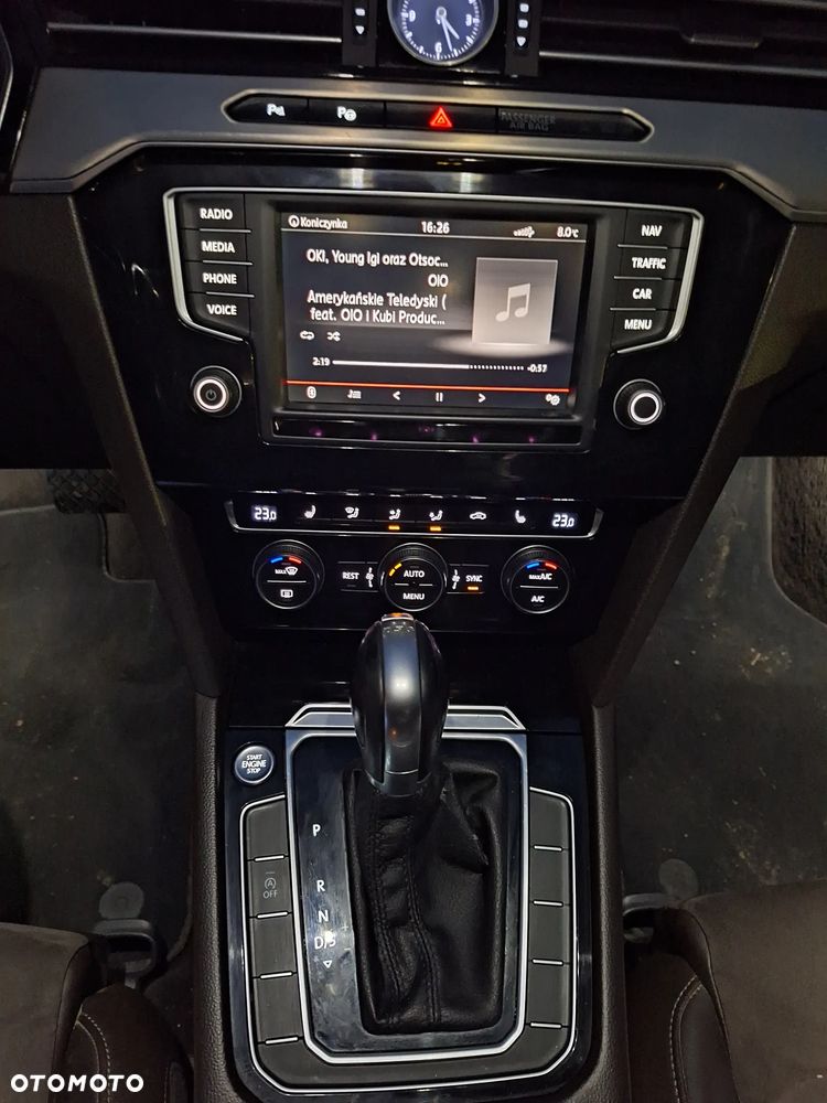 Volkswagen Passat - 10