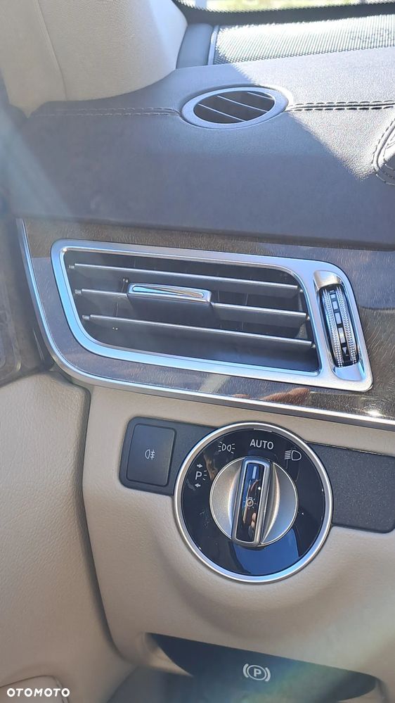 Mercedes-Benz Klasa E 250 Elegance - 25