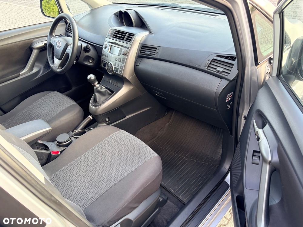 Toyota Verso 2.0 D-4D Life - 9