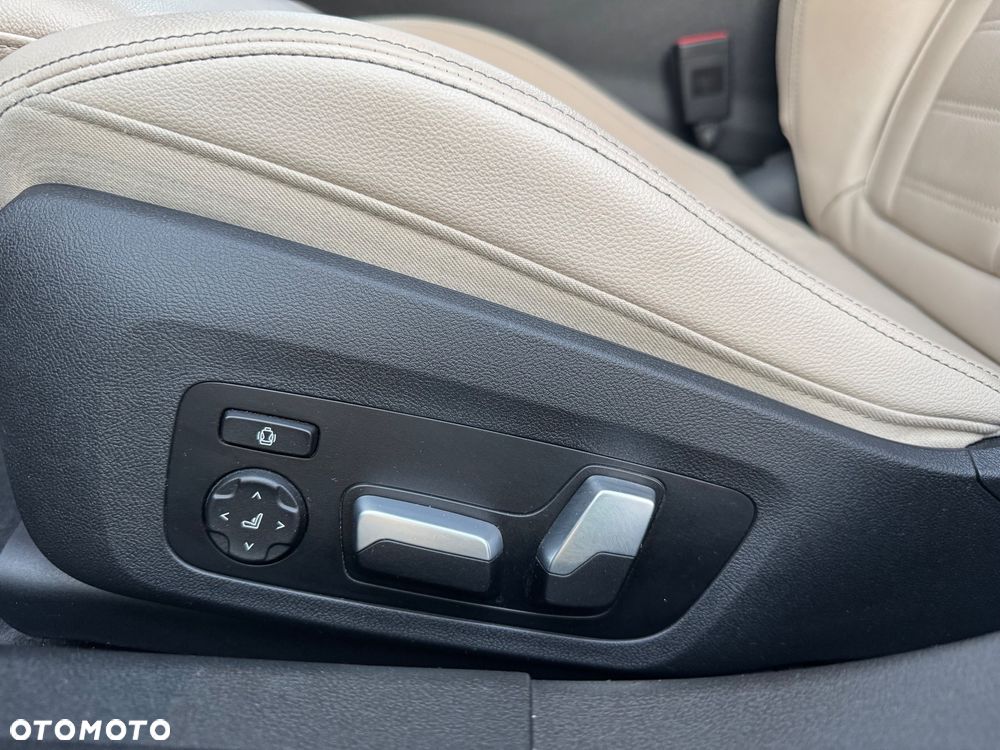 BMW Seria 3 330i xDrive M Sport sport - 20
