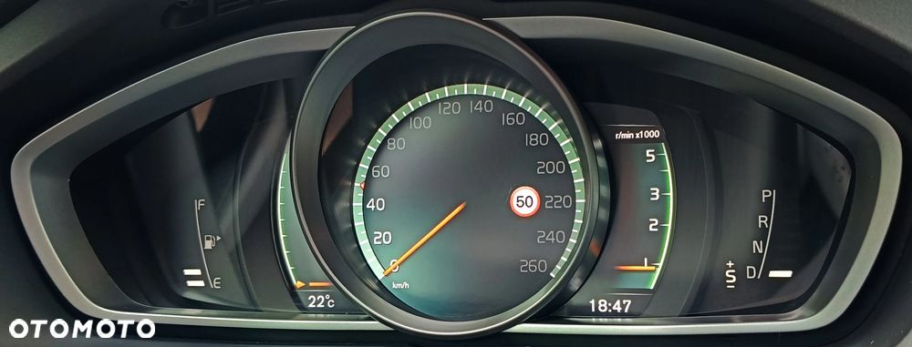 Volvo V40 D2 Geartronic RDesign - 24