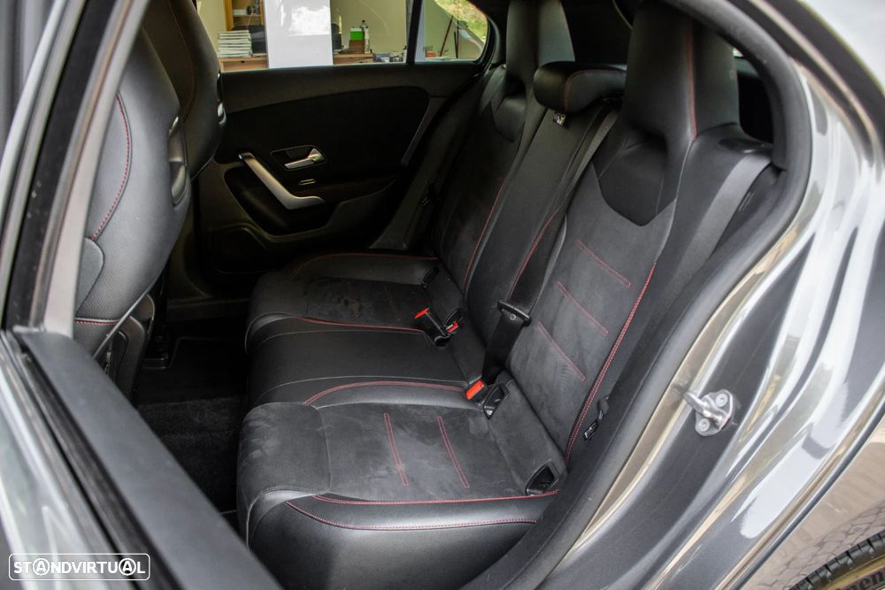 Mercedes-Benz A 250 e AMG Line - 29
