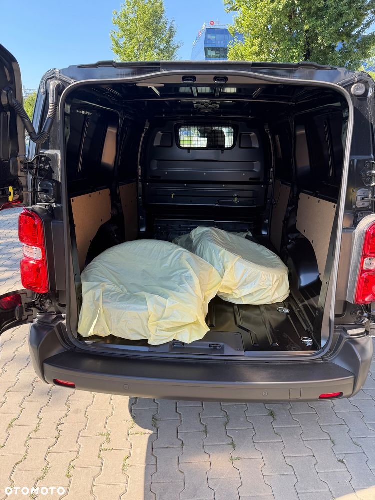 Toyota Pro Ace long - 5