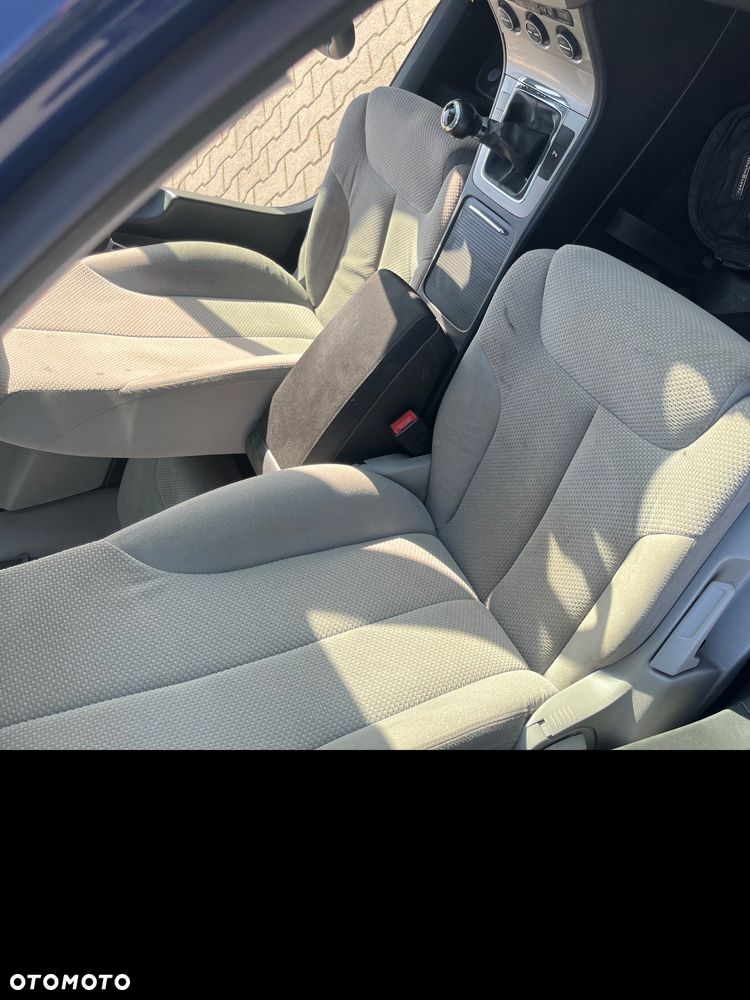 Volkswagen Passat 2.0 TDI DPF Comfortline - 8