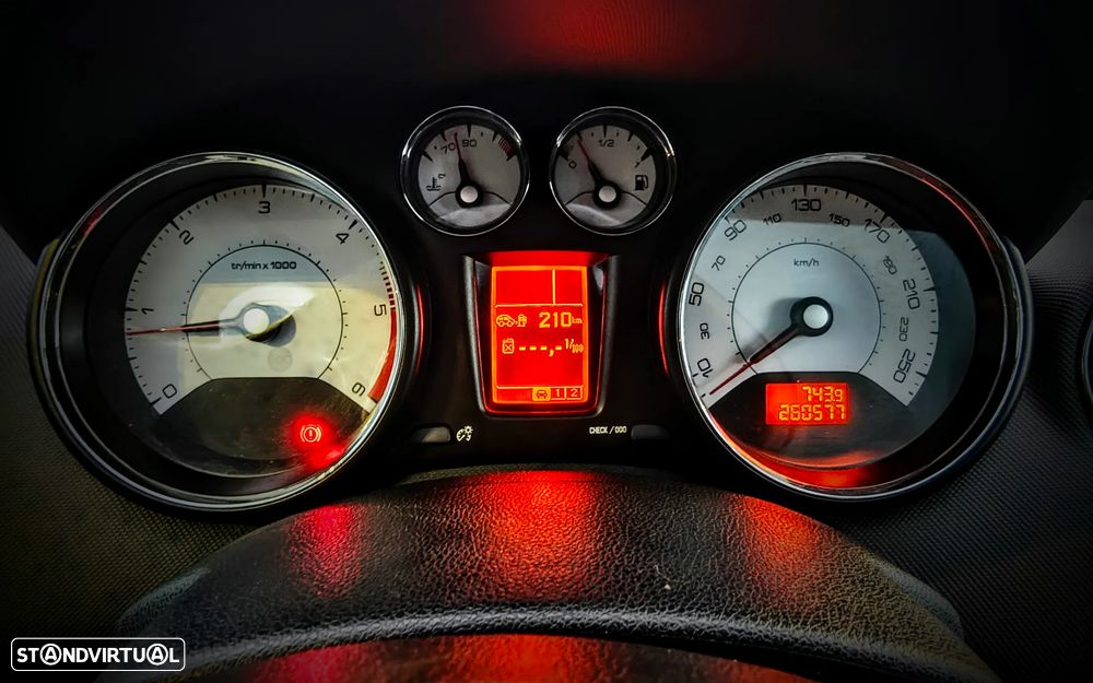 Peugeot 308 SW e-HDi 115 Stop & Start Nível 2 Business-Line - 4