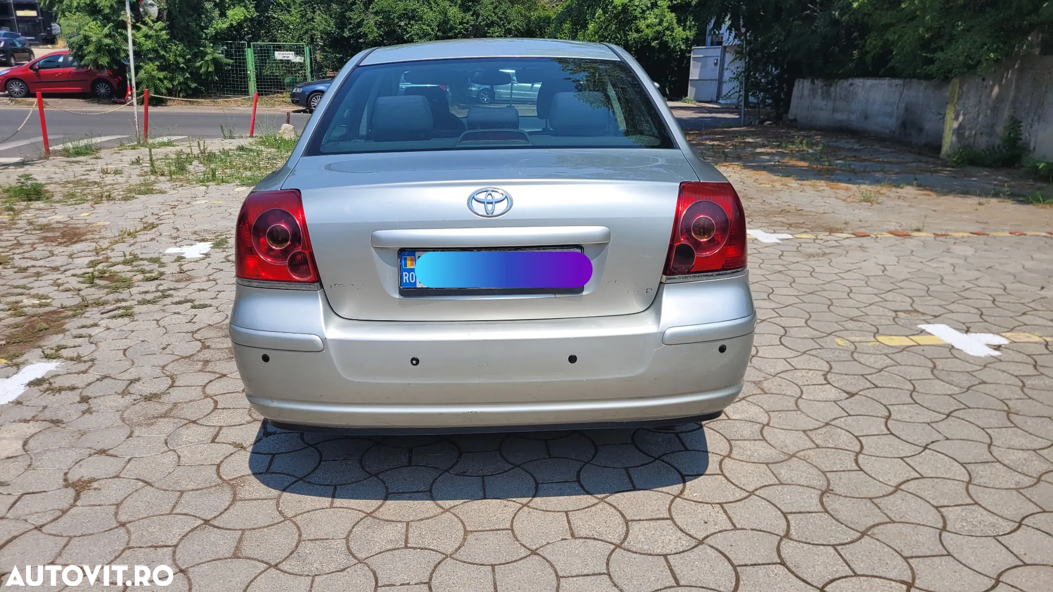 Toyota Avensis 2.2 D-4D Sedan Sol - 5