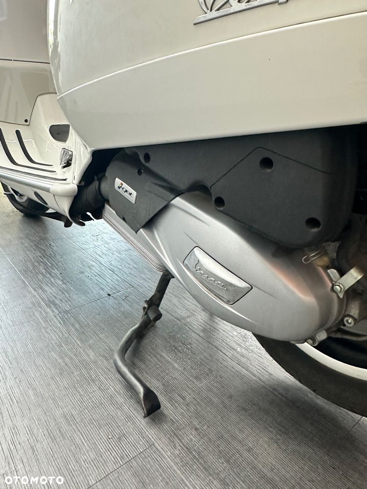 Vespa GTS - 21