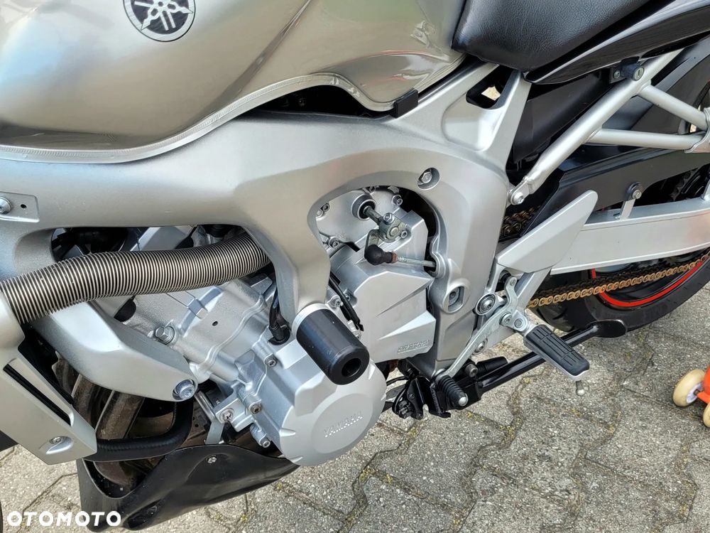 Yamaha FZ6 - 17