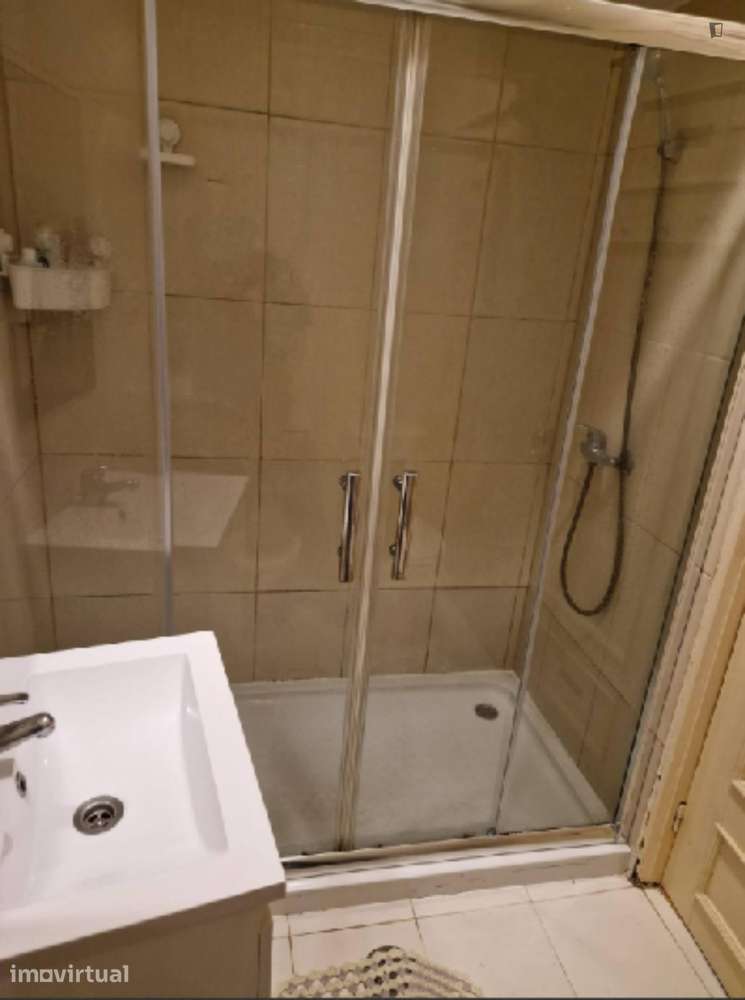 Quarto - localizado em Cedofeita Porto - Grande imagem: 4/17