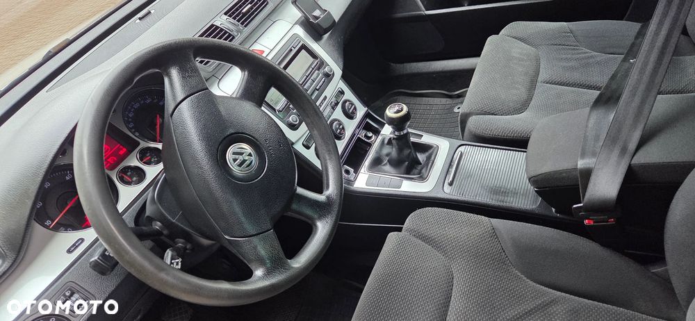 Volkswagen Passat 2.0 TDI Comfortline - 5
