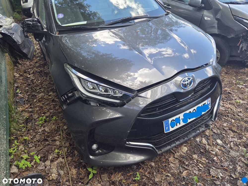 Toyota Yaris Hybrid 100 Premium - 6