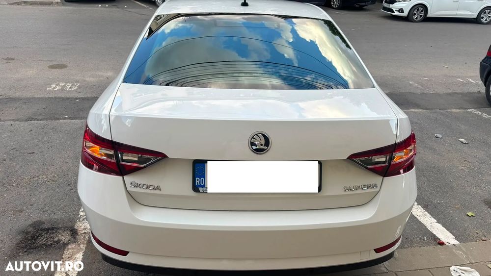 Skoda Superb 2.0 TDI DSG Ambition - 2