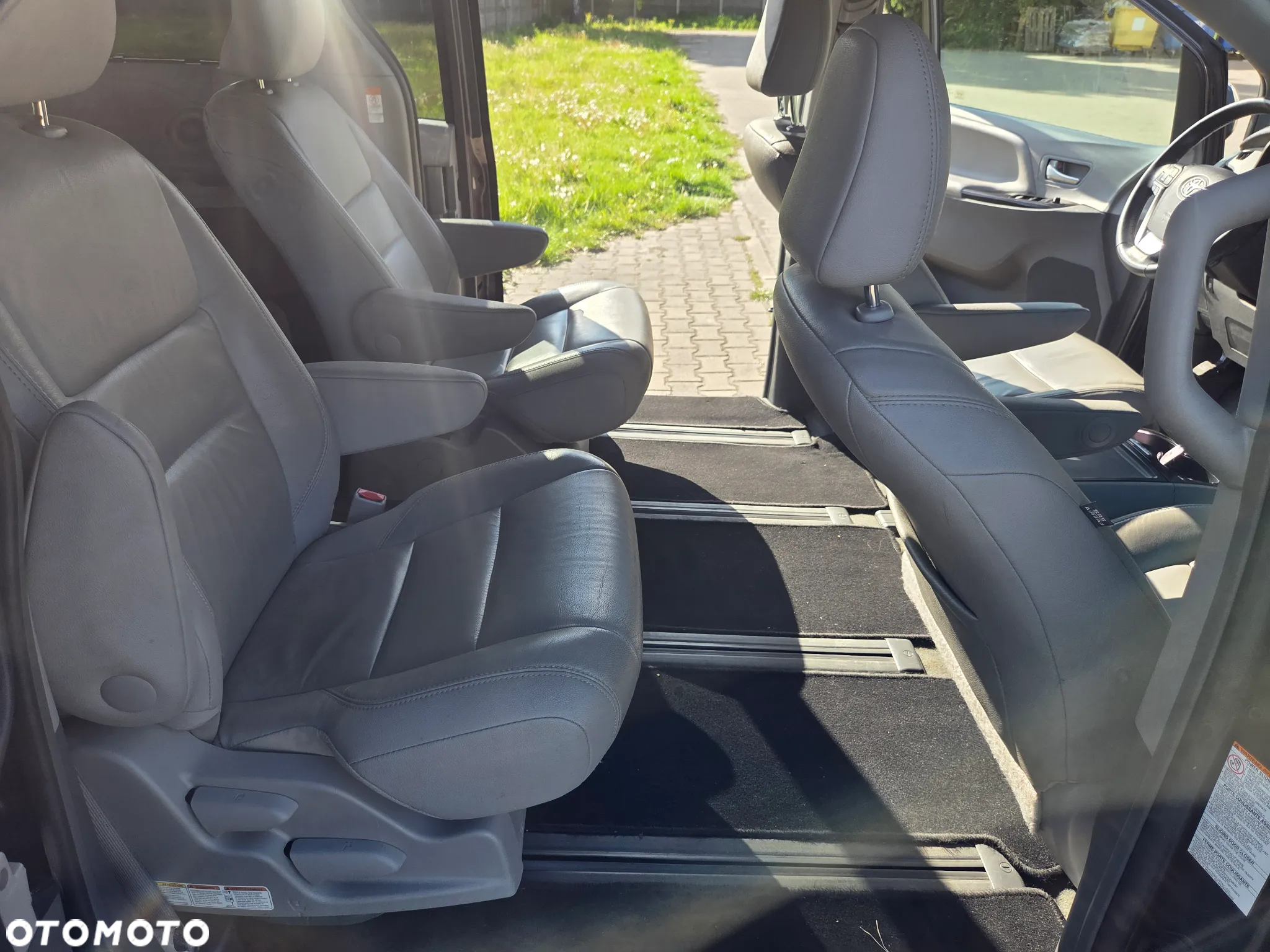 Toyota Sienna 3.5 V6 XLE AWD - 21