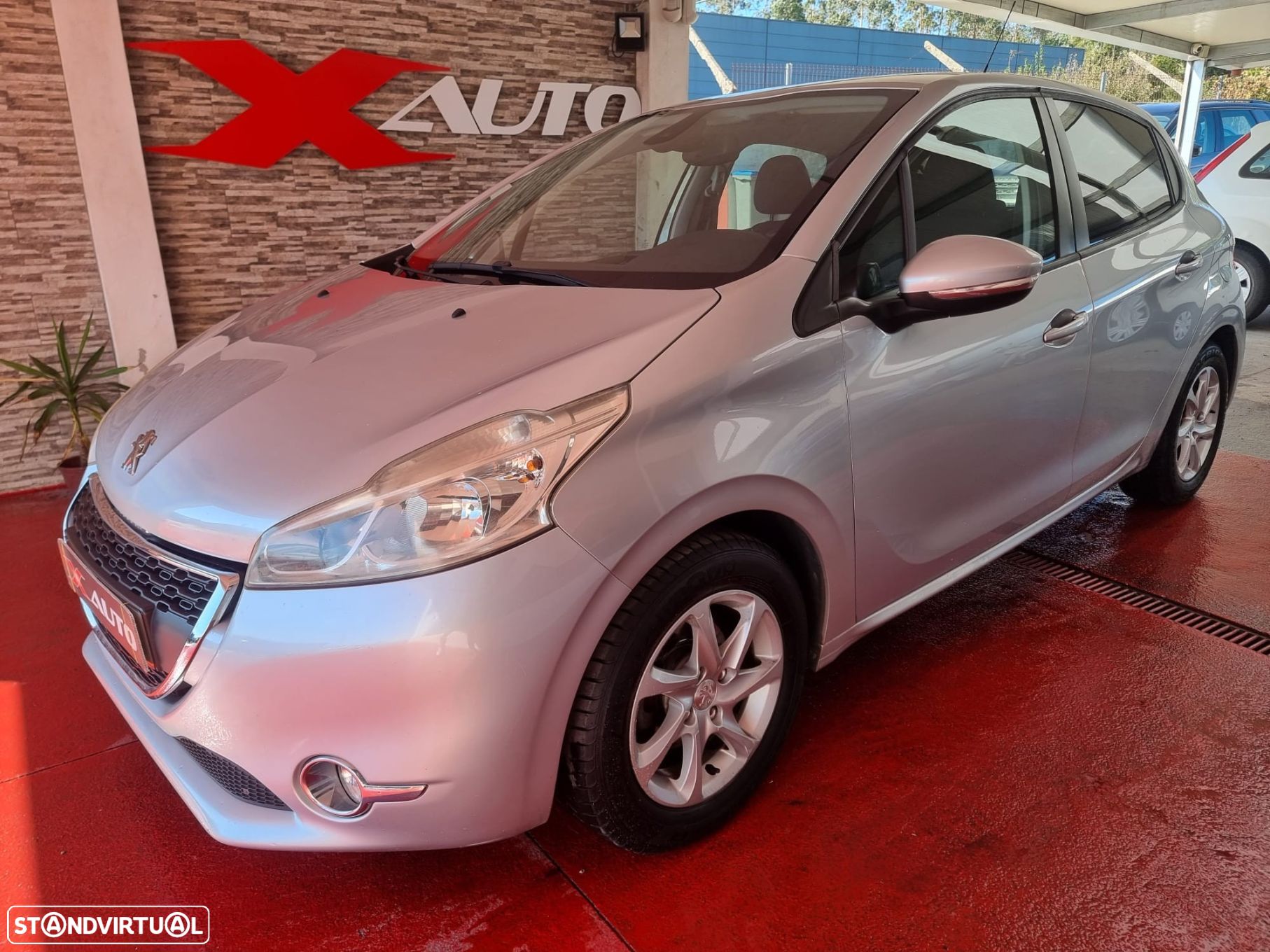 Peugeot 208 1.4 HDi Active - 1