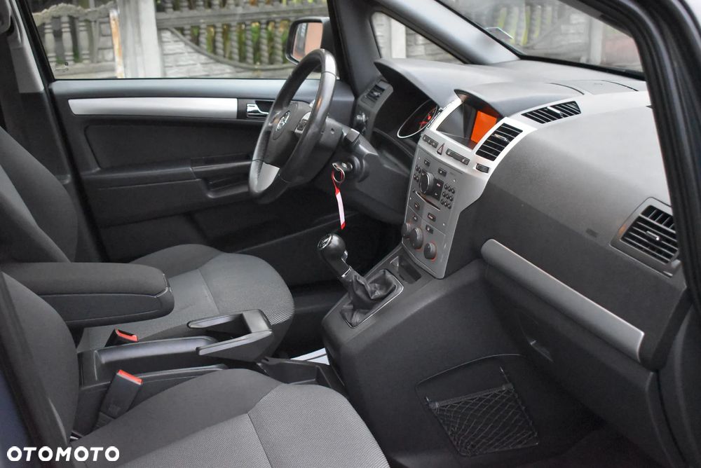 Opel Zafira - 31
