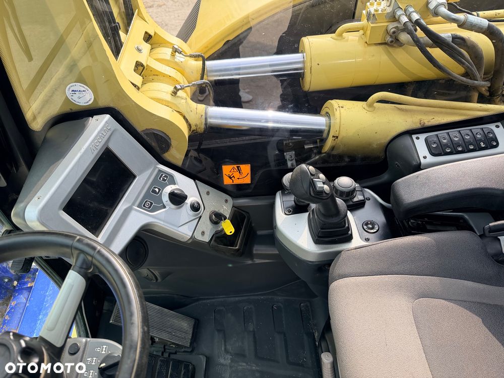 Mecalac Koparka 14 ton MECALAC 15 MWR koparko-ładowarka 3 łyżki widły 1 wł Centr.smarowanie Opony na BLIŹNIAKU 80%Camso ładowarka 714 12MTX 4x4 skrętne KLIMA kabina Premium silnik 146KM volvo EW140B DEUTZ szybka 35km/h - 14
