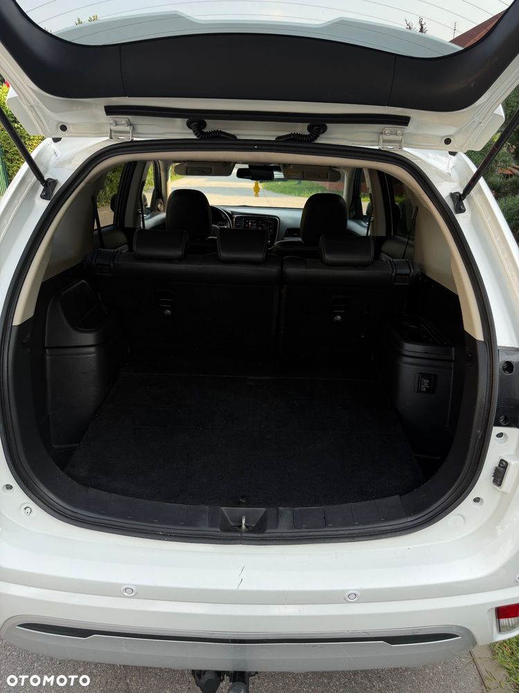 Mitsubishi Outlander - 25