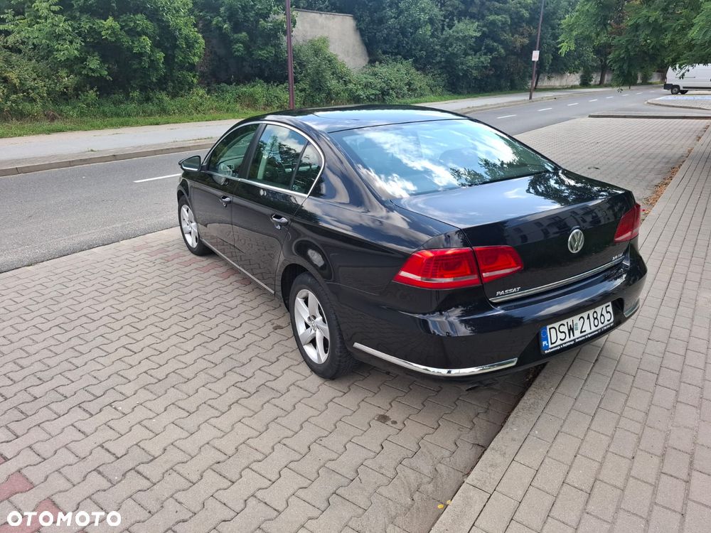Volkswagen Passat - 2