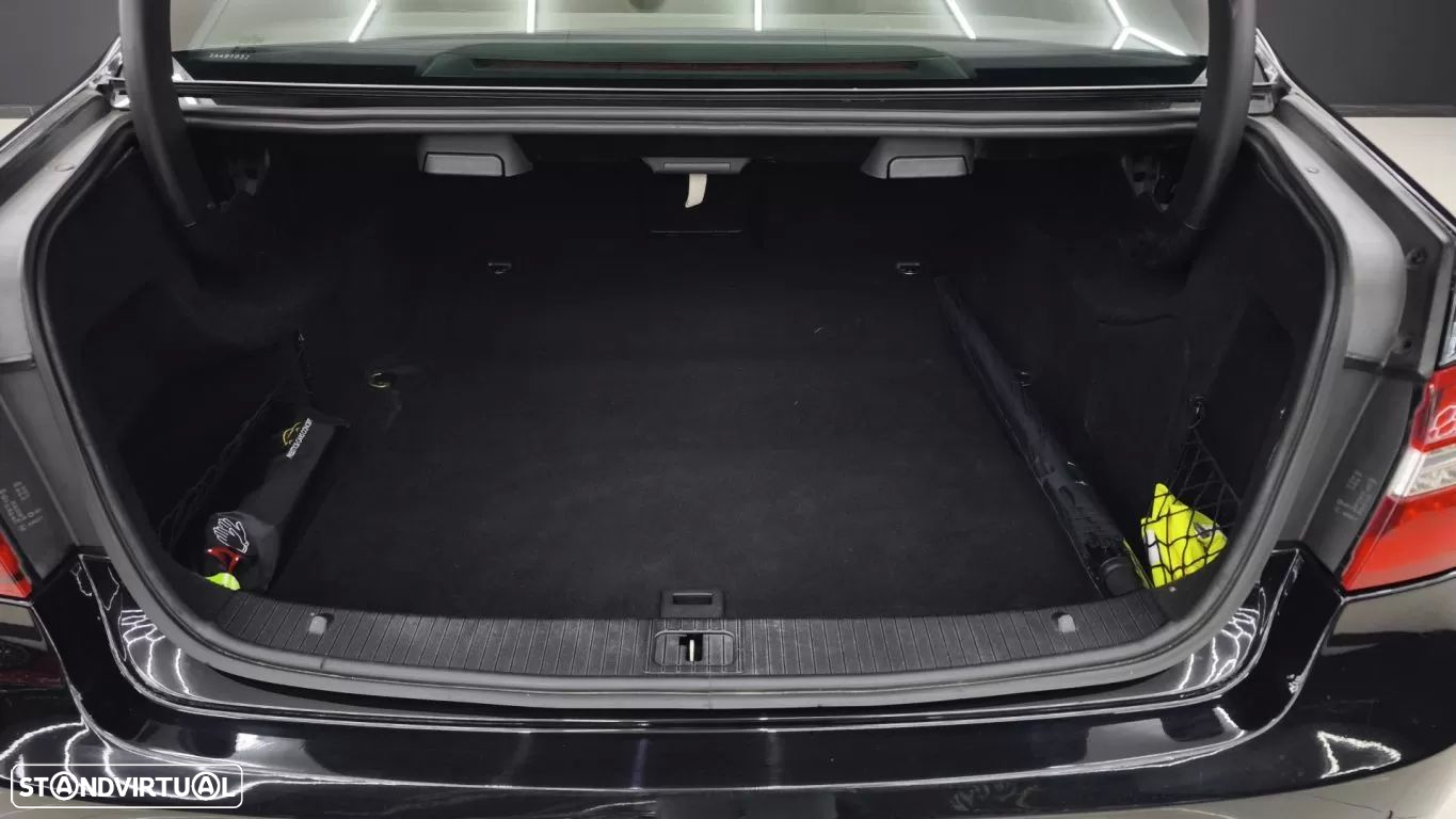 Mercedes-Benz E 220 - 19