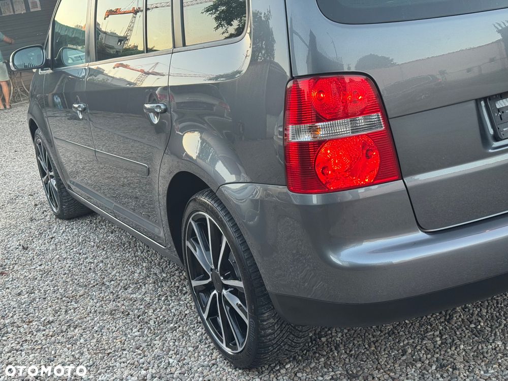 Volkswagen Touran 1.6 FSI Goal - 10