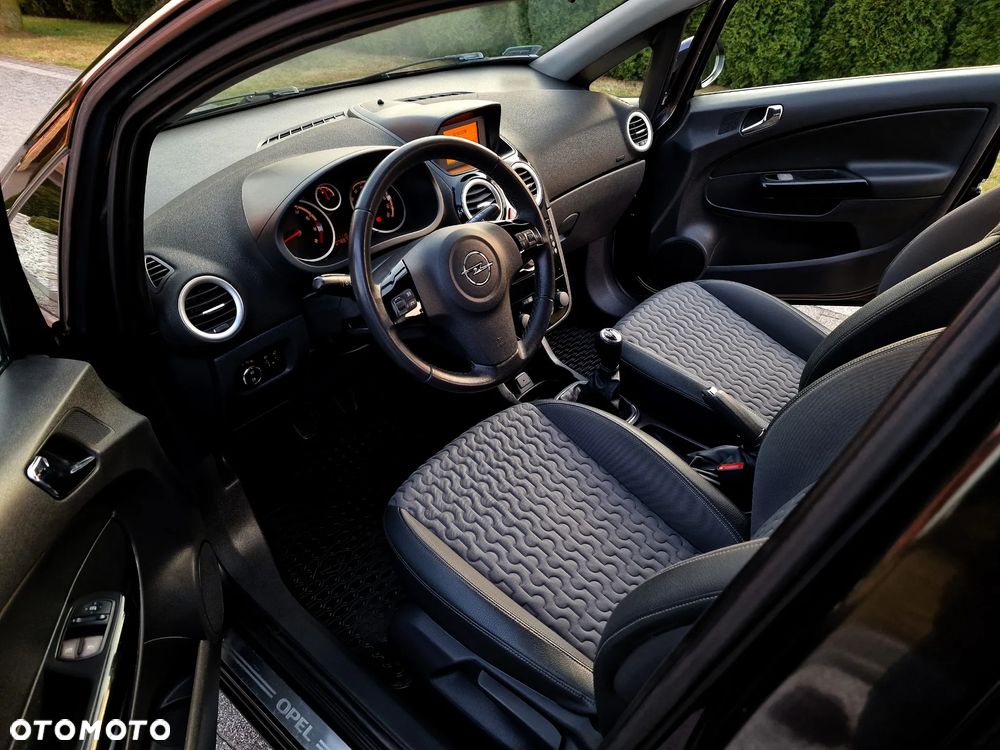 Opel Corsa 1.2 16V Cosmo - 5