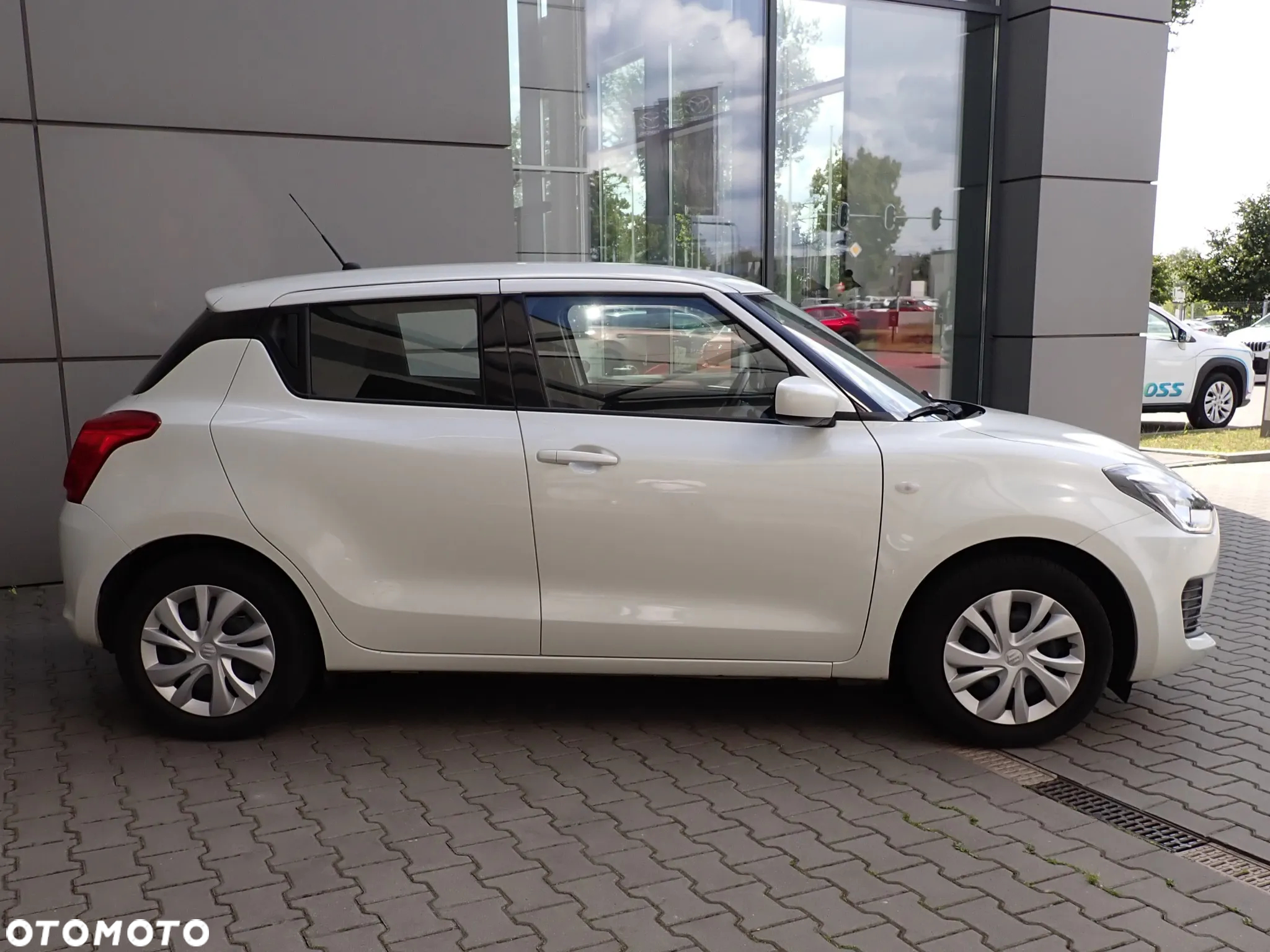 Suzuki Swift 1.2 Premium - 4