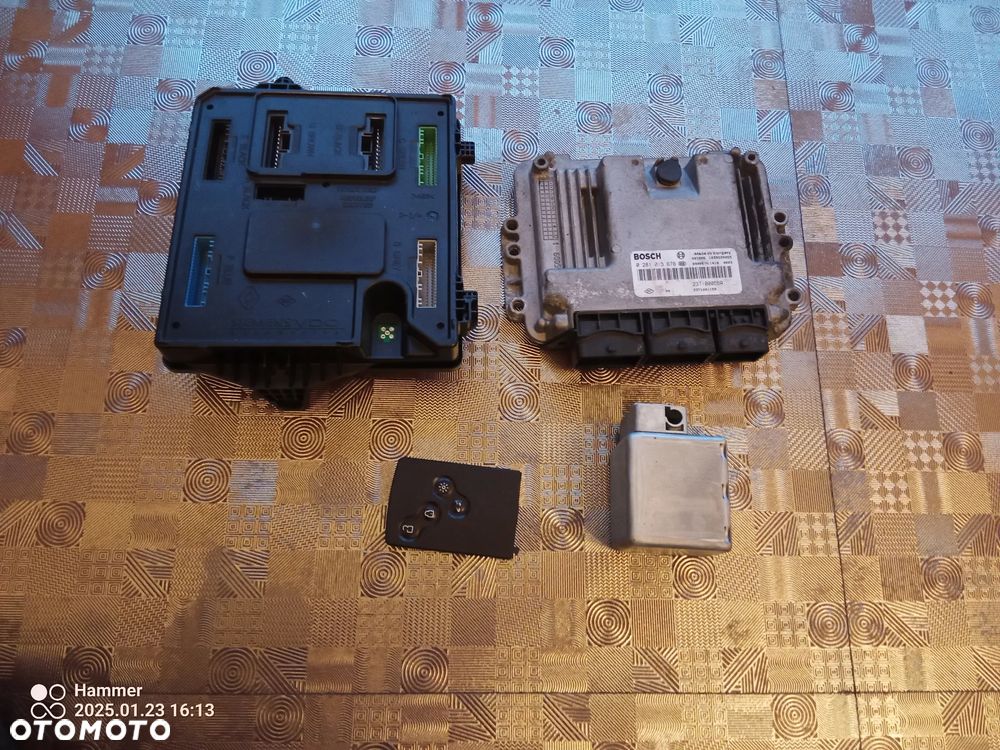 Megane III komputer zestaw start 237100055R - 1