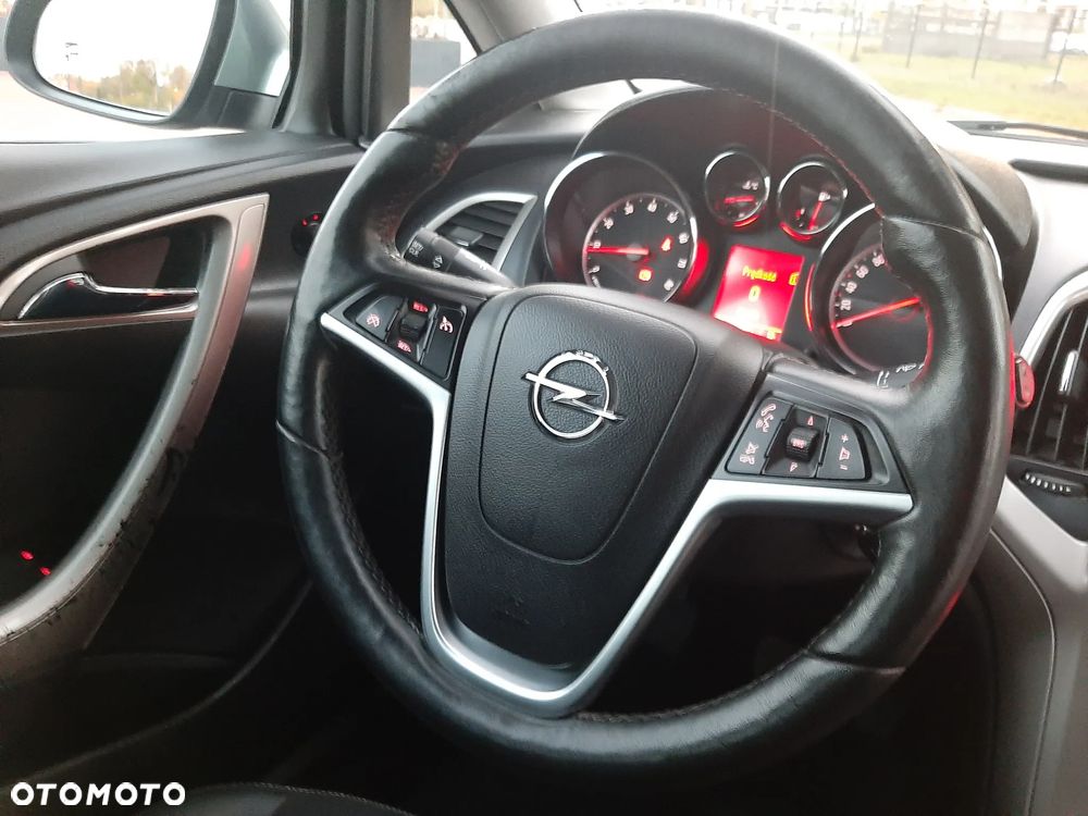 Opel Astra 1.4 Turbo 150 Jahre - 22