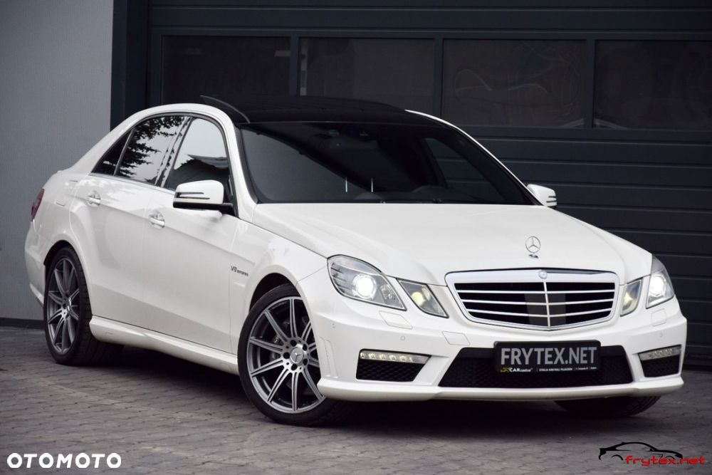 Mercedes-Benz E-Class 2011 photo 2