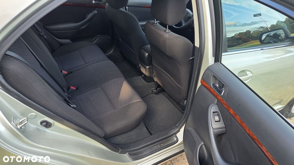 Toyota Avensis 2.0 VVT-i Automatik Sol - 20