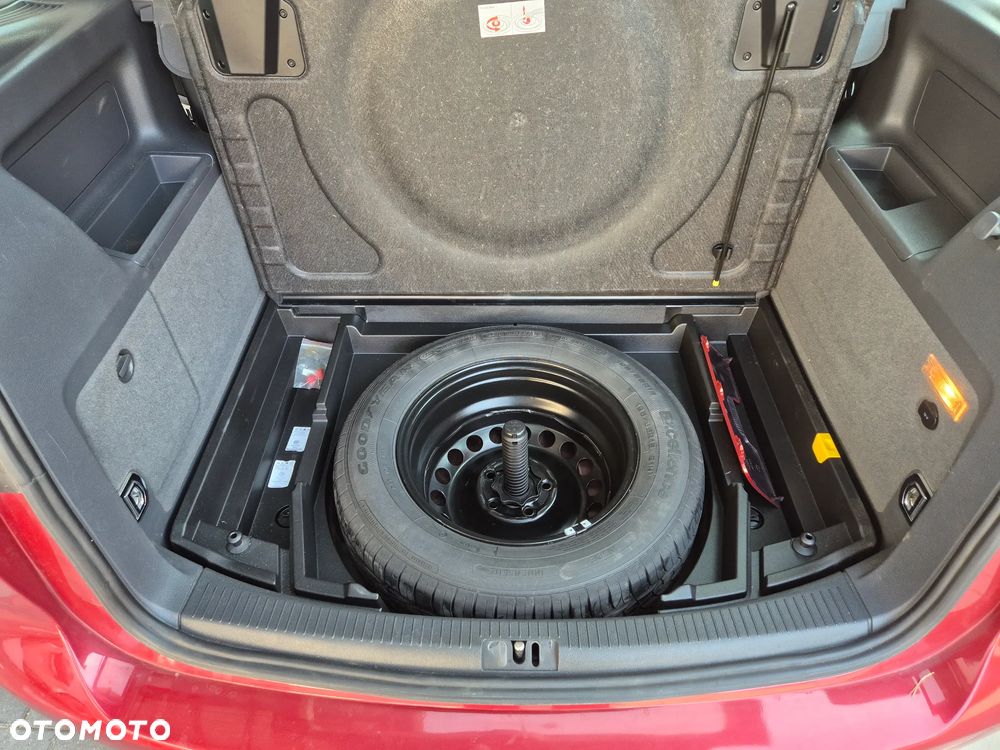 Volkswagen Touran - 6