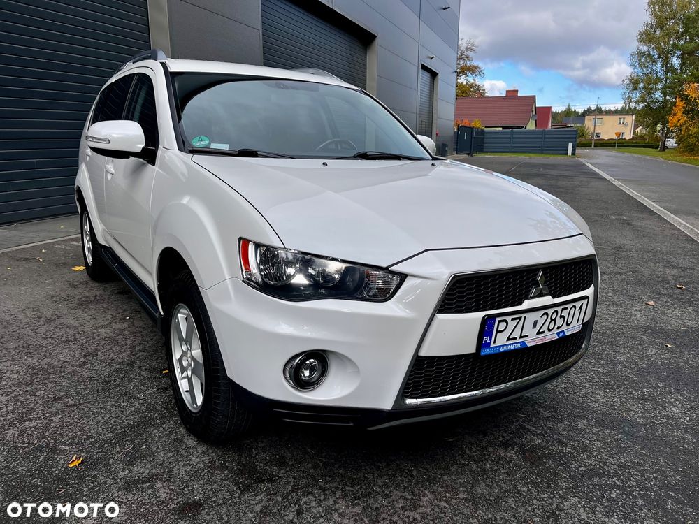 Mitsubishi Outlander 2.0 DI-D 4WD Invite - 16