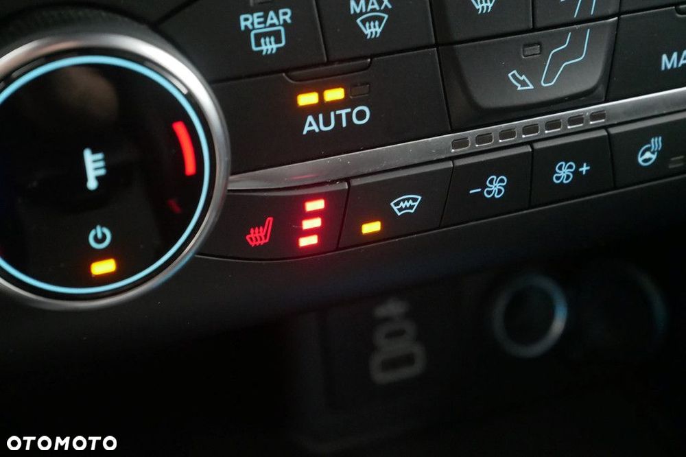 Ford Kuga - 32