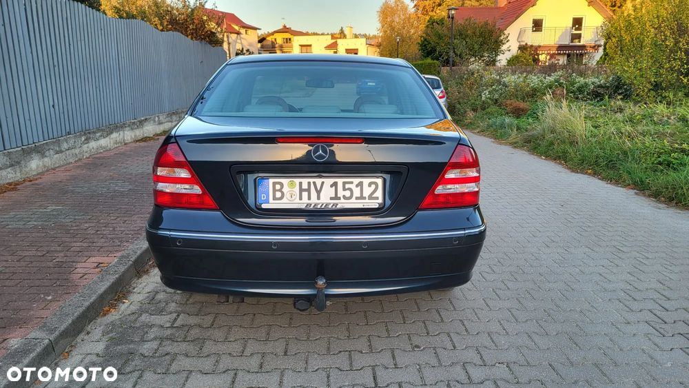 Mercedes-Benz C-Class 2004 photo 5
