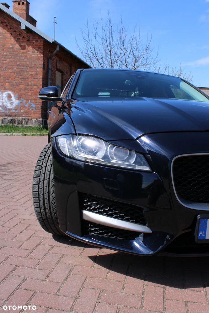 Jaguar XF 20d Prestige - 12