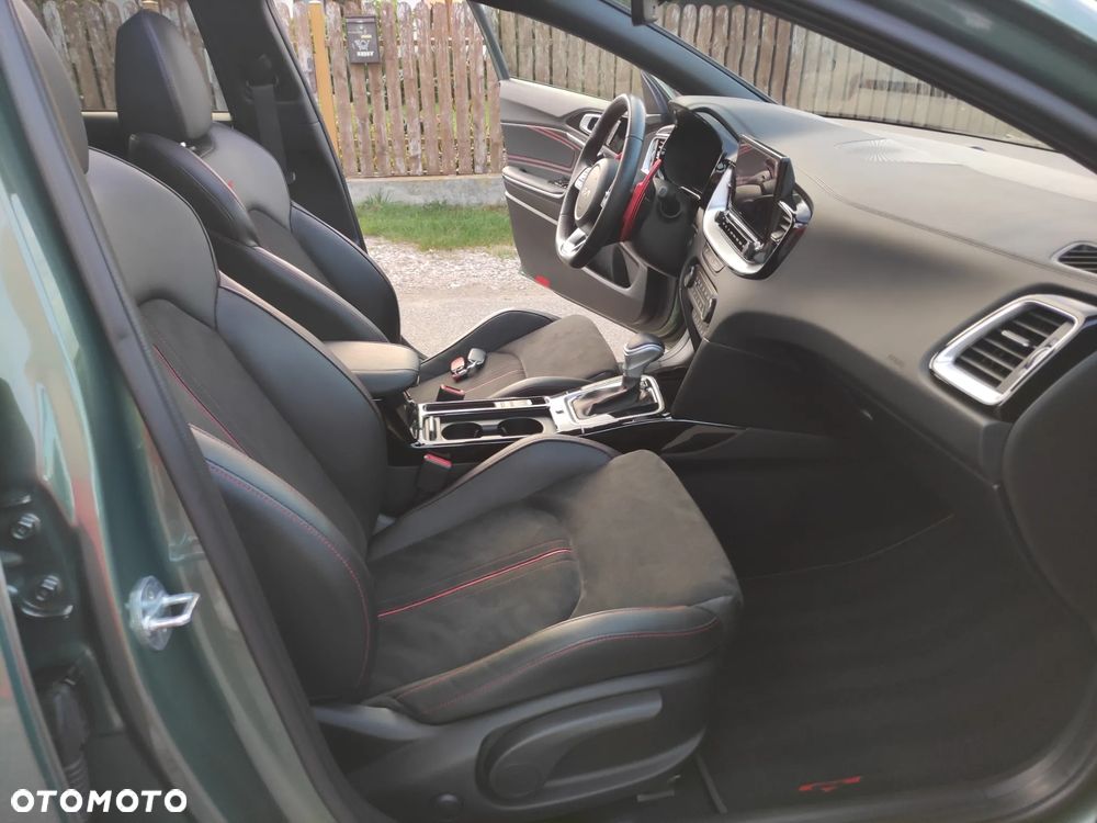 Kia ProCeed 1.6 T-GDI GT DCT - 27