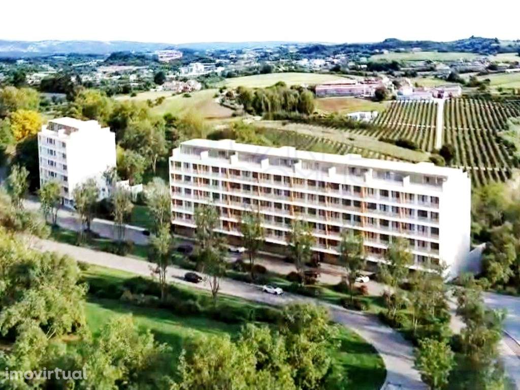 Novo apartamento T2, terraço e garagem box, junto ao centro Alcobaça - Grande imagem: 3/33