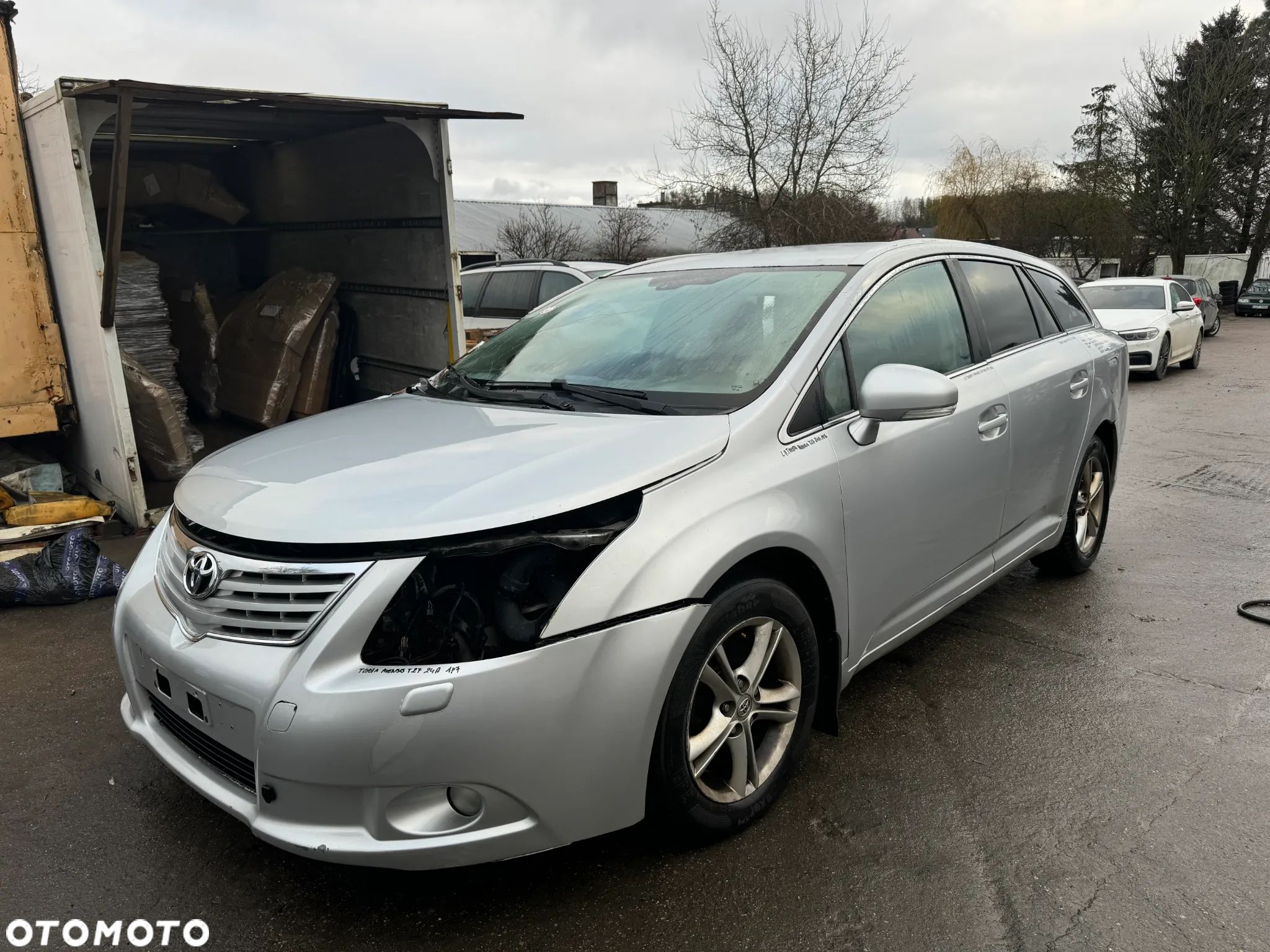 TOYOTA AVENSIS T27 2.0 DIESEL 126KM SREBRNY KOMBI 1F7 NA CZĘŚCI - 1